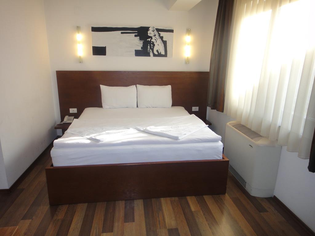 Hotel Centrum Prizren Exterior foto
